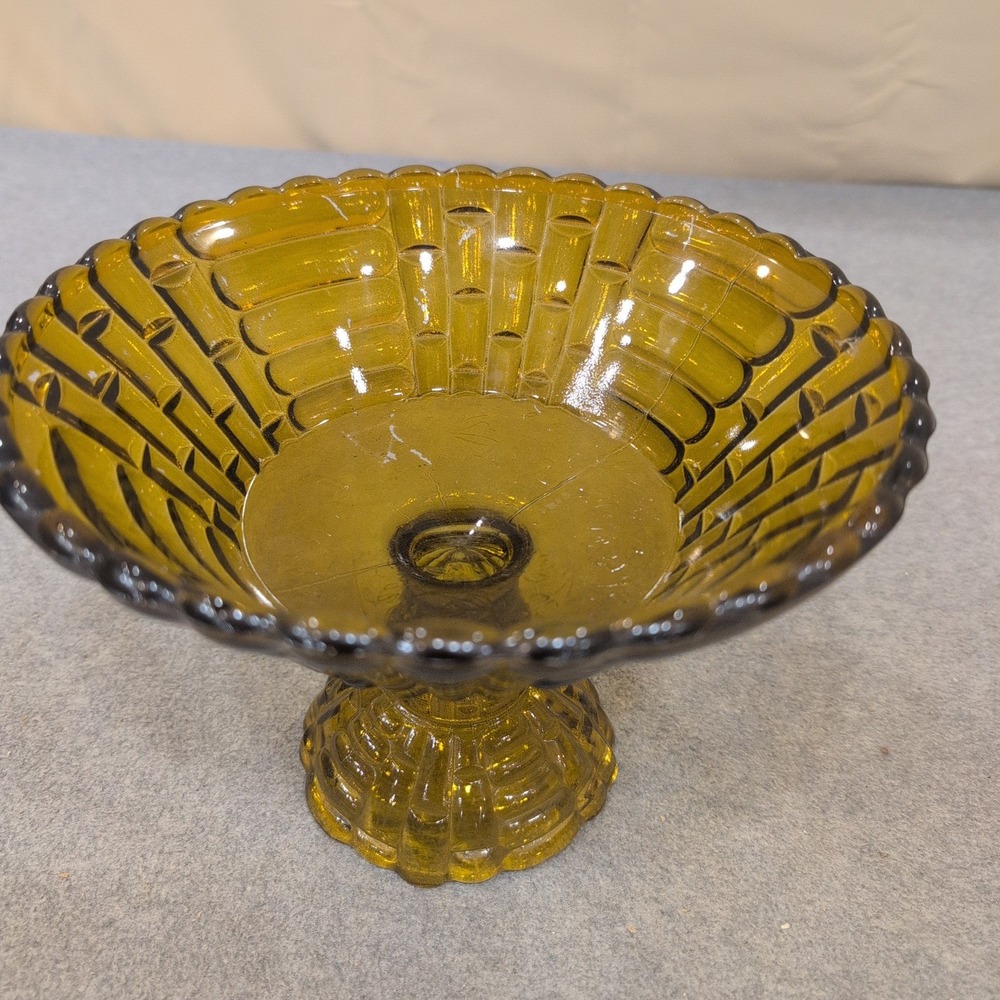Vintage Olive Green Glass Compote Basketweave Scalloped Pedestal Candy Dish - Picture 3 of 8